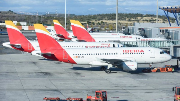 ep aviones de iberia en las pistas