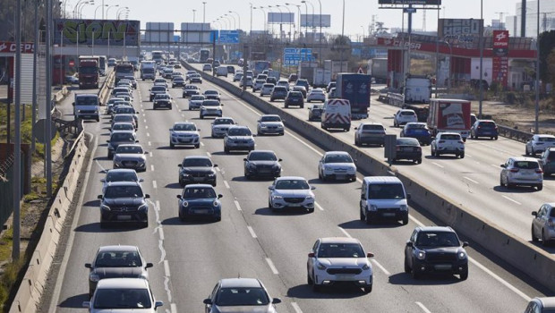 ep decenas de coches en la a 4 en madrid espana