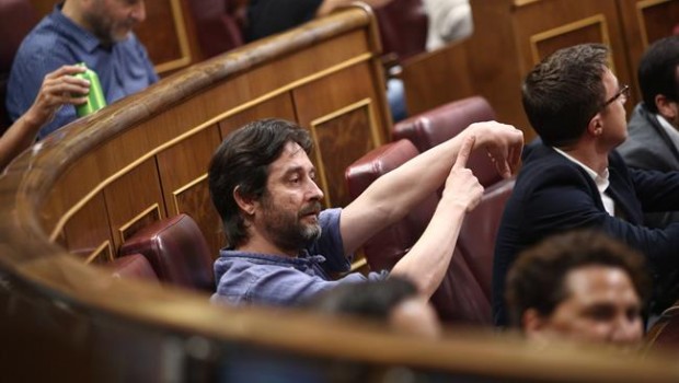 ep diputadopodemos rafael mayoral duranteplenocongreso