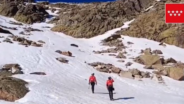 ep efectivos del gera acuden al risco de los claveles en la sierra de madrid donde ha fallecido un