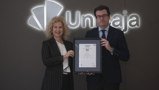 ep el director general de personas organizacion y legal de unicaja juan medina y la directora ep el director general de personas organizacion y legal de unicaja juan medina y la directora