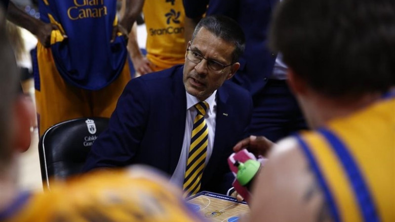 ep entrenador catalan pedro martinez durantepartidoherbalife gran canaria