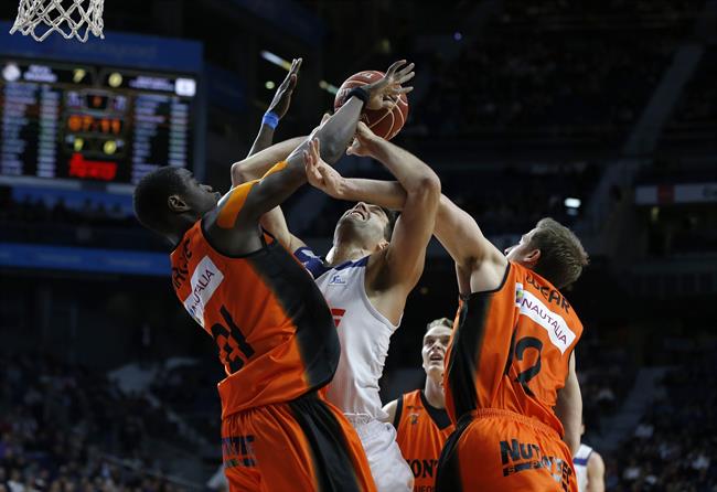 Felipe Reyes en el Real Madrid - Montakit Fuenlabrada | ACB PHOTO/P. CASTILLO ep felipe reyesreal madrid - montakit fuenlabrada