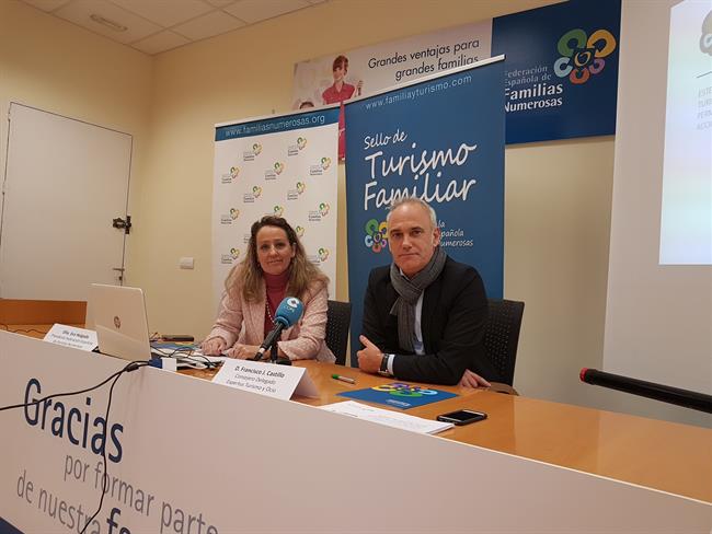 Francisco J. Castillo y Eva Holgado en la Federación de Familias Numerosas | EUROPA PRESS ep francisco j castilloeva holgadola federacionfamilias numerosas