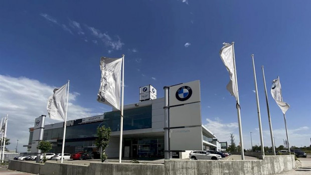 ep imagen de un concesionario de bmw en madrid