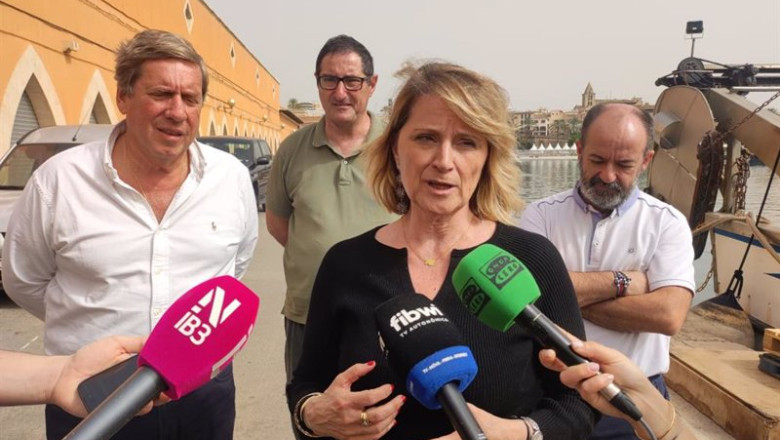 La eurodiputada 'popular', Rosa Estaràs, junto al eurodiputado Gabriel Mato y el presidente de la Federación Balear de Pescadores, Domingo Bonnín, sobre las exigencias a la Unión Europea en materia de políticas pesqueras. | EUROPA PRESS ep la eurodiputada popular rosa estars junto al eurodiputado gabriel mato y el presidente de la