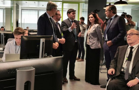 ep la presidenta de la comunidad de madrid isabel diaz ayuso visitando el centro de ciberseguridad