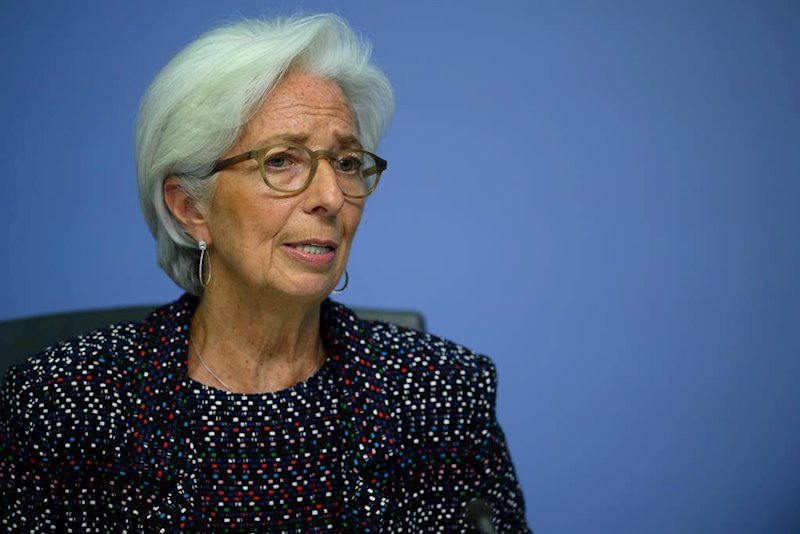 Lagarde dice que el BCE vigila de cerca las rentabilidades de los bonos a largo plazo