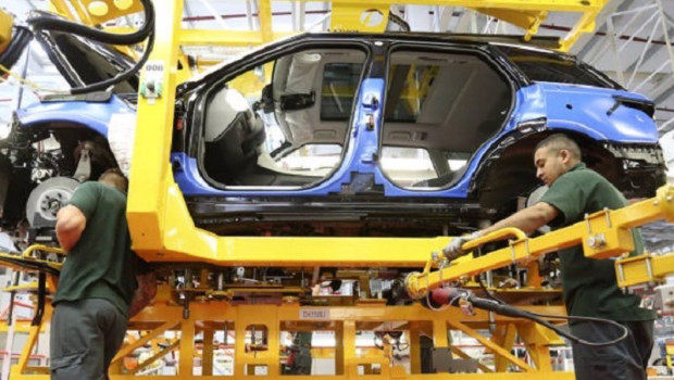 ep motor  las fabricas espanolas reducen un 379 su produccion en octubre por la falta de componentes