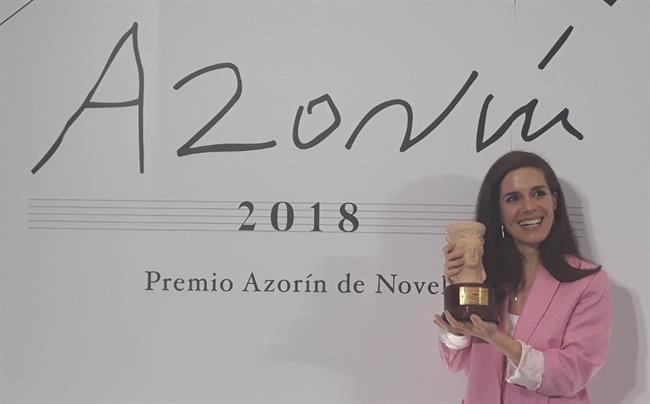 Nuria Gago, con el premio Azorín 2018 | EUROPA PRESS ep nuria gago conpremio azorin 2018