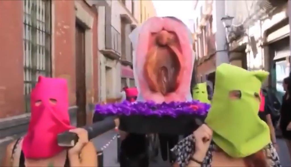 ep procesion de la vagina de plastico por la que se enjuician a las tres acusadas