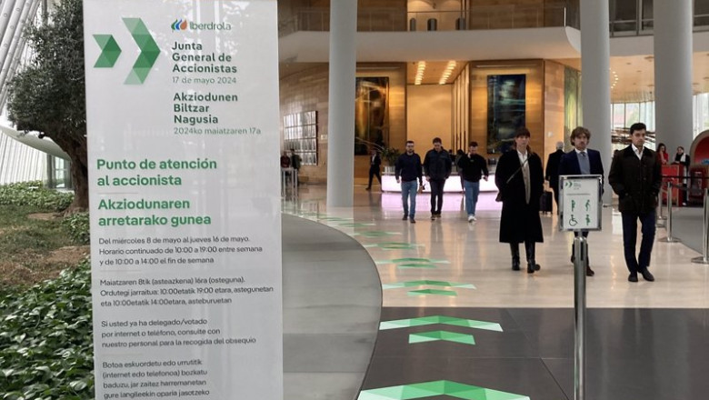 ep punto de atencion al accionista de iberdrola en bilbao ep punto de atencion al accionista de iberdrola en bilbao