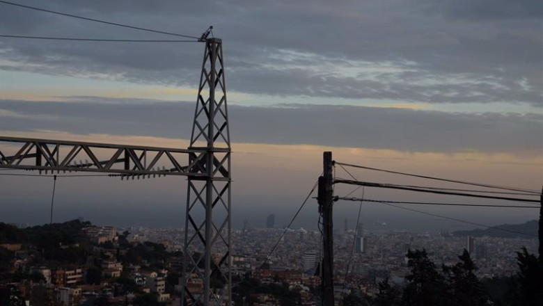 ep tendido electrico a 31 de diciembre de 2022 en barcelona cataluna espana ep tendido electrico a 31 de diciembre de 2022 en barcelona cataluna espana