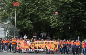 ep trabajadores de tubos reunidos se concentran en bilbao