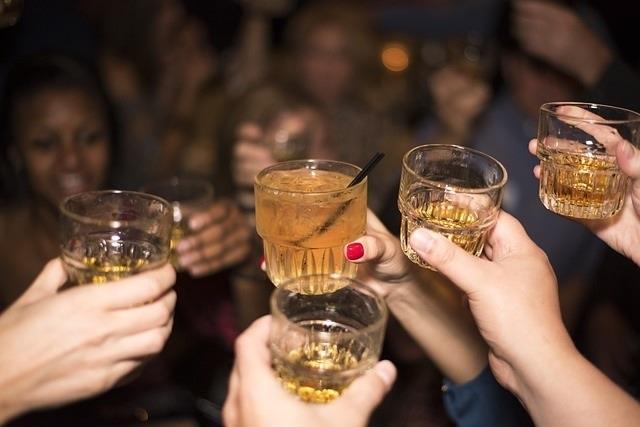 ep alcohol brindis