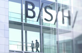 ep archivo   logo del grupo bsh en una cristalera