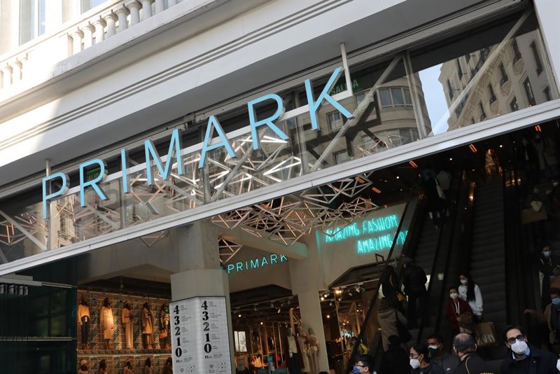 AB Foods reduce beneficios y escindirá Primark, que cotizará por separado en la Bolsa de Londres