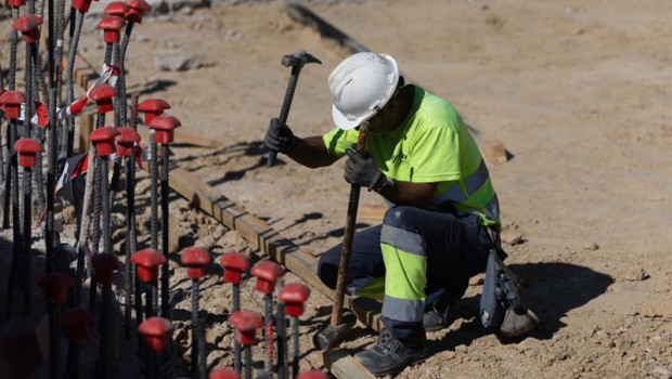 ep archivo   trabajadores durante la realizacion de las obras de la a 5 a 29 de julio de 2025 en