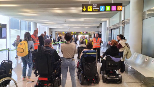 ep archivo   visita del servicio de promocion de la autonomia personal del govern y de la asociacion