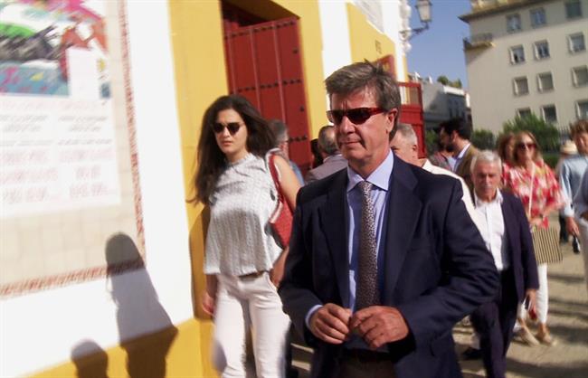 Cayetano martínez de irujo y novia | EUROPAPRESS ep cayetano martinezirujonovia