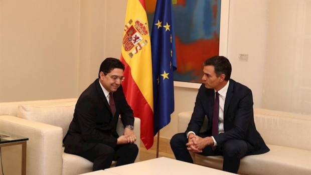 ep el ministro de asuntos exteriores marroqui nasser bourita i con el presidente del gobierno en