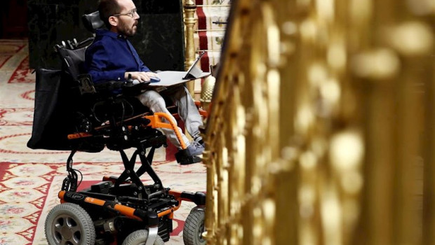 ep el portavoz de unidas podemos pablo echenique interviniendo en el pleno del congreso