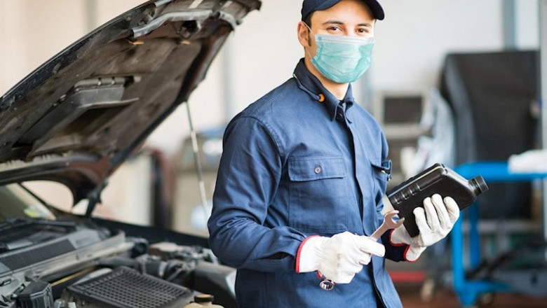 ep imagen de un operario de un taller automovilistico con mascarilla ep imagen de un operario de un taller automovilistico con mascarilla