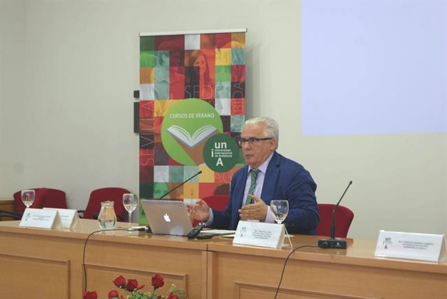 El juez Baltasar Garzón en los cursos de verano de la UNIA | EUROPA PRESS ep juez baltasar garzonlos cursosveranola unia