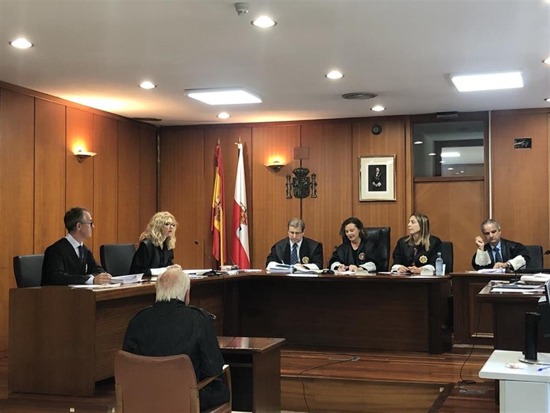 ep juicio contra acusado de tener ocho extranjeros sin contrato