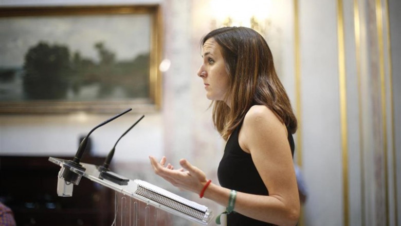 ep la portavoz adjuntaunidas podemos ione belarra ofrece declaracioneslos medioscomunicacioncongresolos diputadosla primera votacion fallidala investiduracandidato socialistala presidenciagobierno