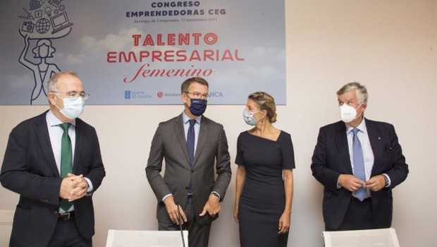 ep la vicepresidenta segunda del gobierno yolanda diaz junto con el presidente de la xunta alberto