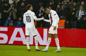 ep neymar y mbappe en un partido con el psg