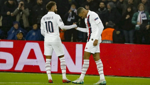 ep neymar y mbappe en un partido con el psg