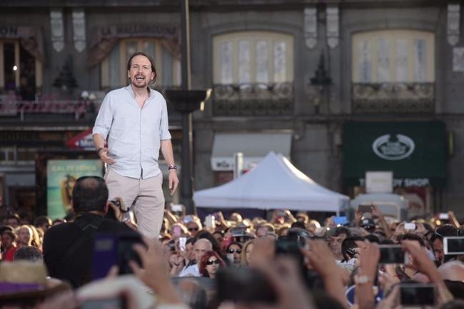 Pablo Iglesias, en la concentración de Podemos por la moción de censura | PODEMOS ep pablo iglesias enconcentracionpodemosla mocioncensura
