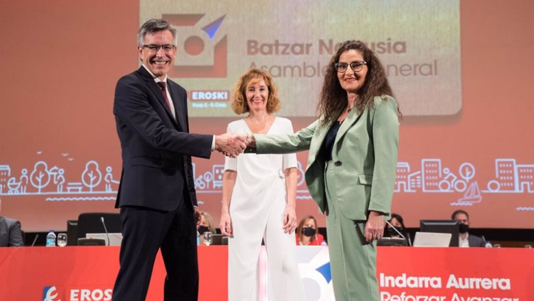 ep rosa carabel ceo de eroski recoge el testigo de agustin markaide presidente ejecutivo de la