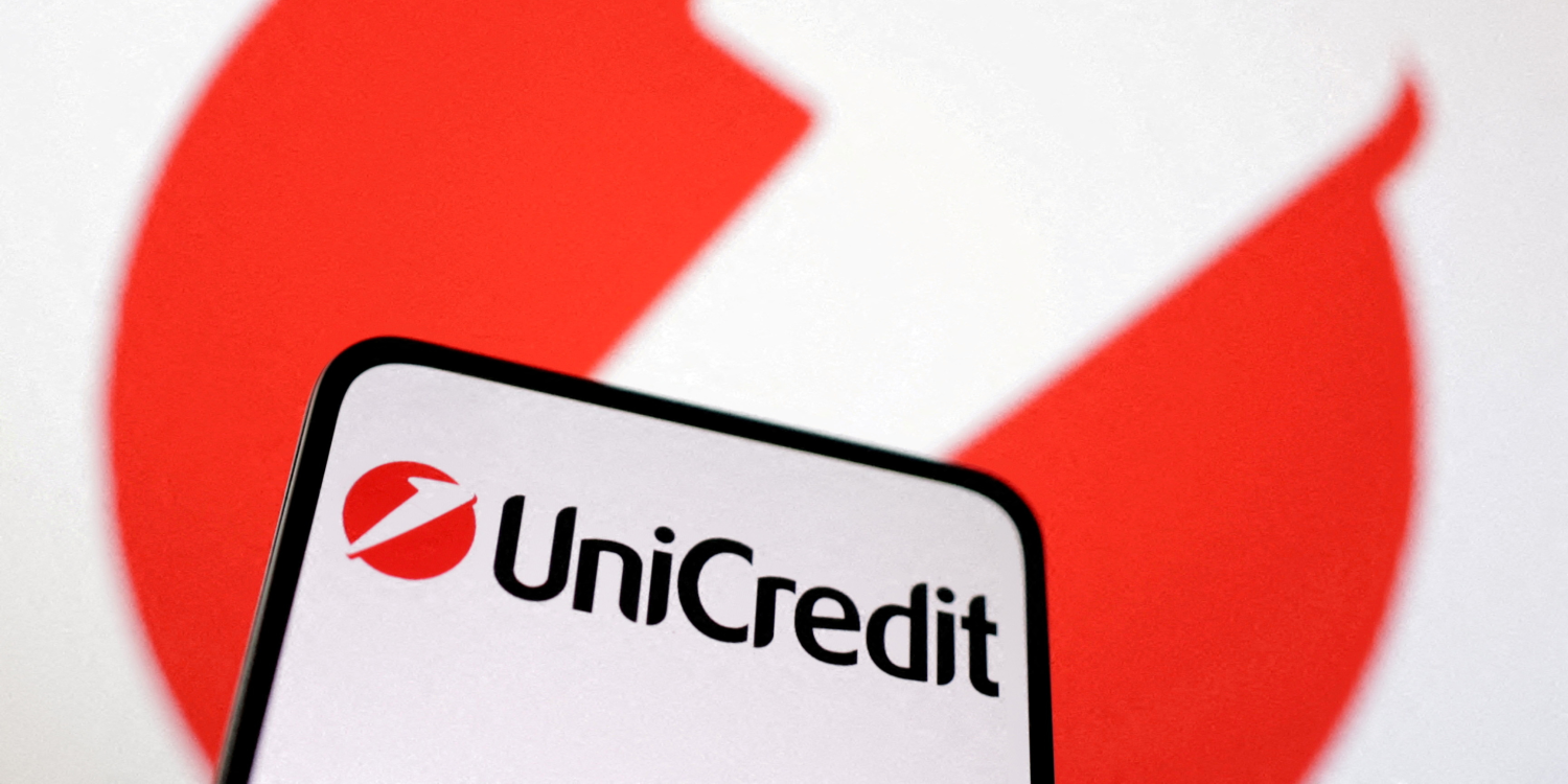 le logo de la banque unicredit 