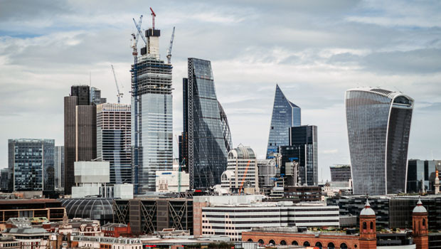 dl ville de londres skyline bâtiments tours bureaux gratte-ciel de travail mile carré quartier financier commerce des finances unsplash