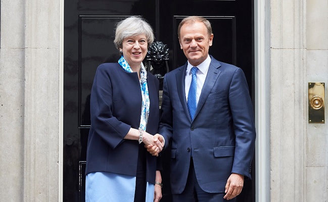 Donald Tusk, presidente del Consejo Europeo, y Theresa May, primera ministra de Reino Unido | Consejo Europeo donald tusk theresa may