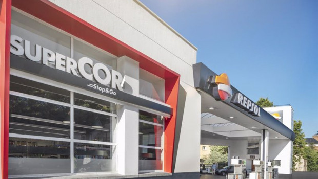 ep archivo   tienda de repsol y supercor stopgo