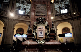 ep archivo   un calendario indica la fecha en la bolsa de madrid un dia despues de la celebracion de