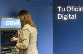 ep cajero automatico de bbva en su nuevo centro de banca de clientes en la calle velazquez 33
