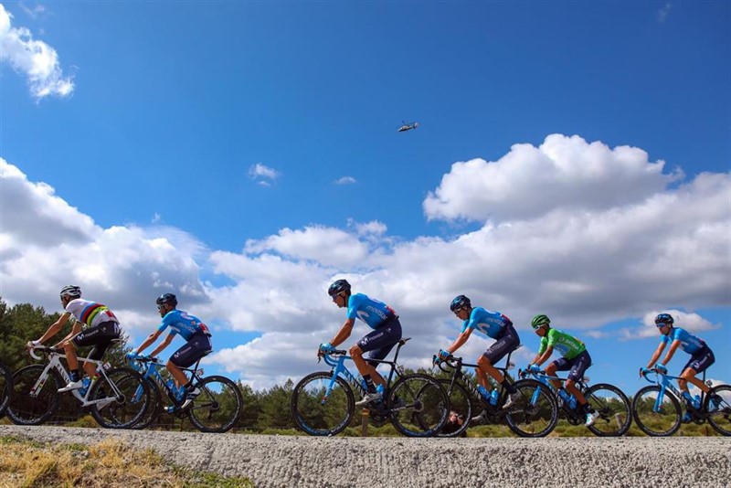 ep ciclistas del movistar team durante la vuelta a espana 2019