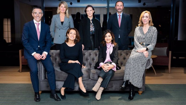 ep de izquierda a derecha sentados juan alcaraz vanina faber carmina ganyet y koro castellano de pie ep de izquierda a derecha sentados juan alcaraz vanina faber carmina ganyet y koro castellano de pie