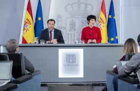 ep el ministro de transportes y movilidad sostenible oscar puente y la ministra de seguridad social