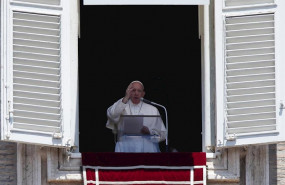 ep el papa durante el rezo del regina coeli del pasaso domingo