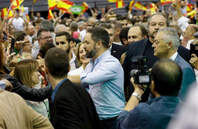 ep el presidente de vox santiago abascal saluda durante el mitin del partido en murcia espana a 27