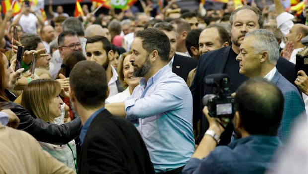 ep el presidente de vox santiago abascal saluda durante el mitin del partido en murcia espana a 27