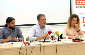 ep el secretario general de la federacion de ensenanza de ccoo francisco garcia en el centro en