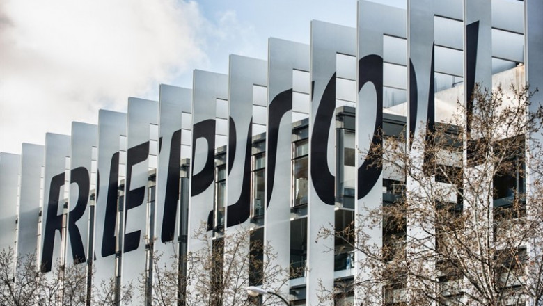 Empleados de Repsol adquieren 246.508 acciones de la petrolera como parte del plan de incentivos | REPSOL - Archivo ep empleadosrepsol adquieren 246508 accionesla petroleraparteplanincentivos