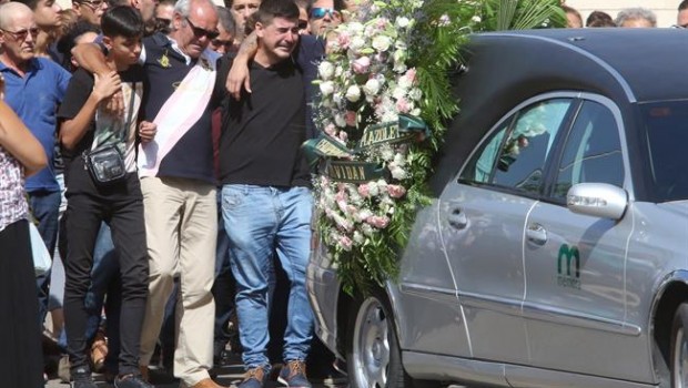 ep entierrola joven fallecidaaccidente mortalun ascensorvalme